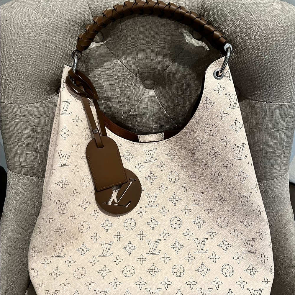 Authentic Louis Vuitton Carmel Mahina Cream Bag